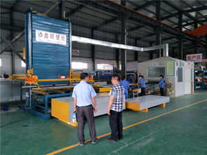 東莞三通板業(yè)碼垛機(jī)器人凈化板設(shè)備安裝完畢投入生產(chǎn)